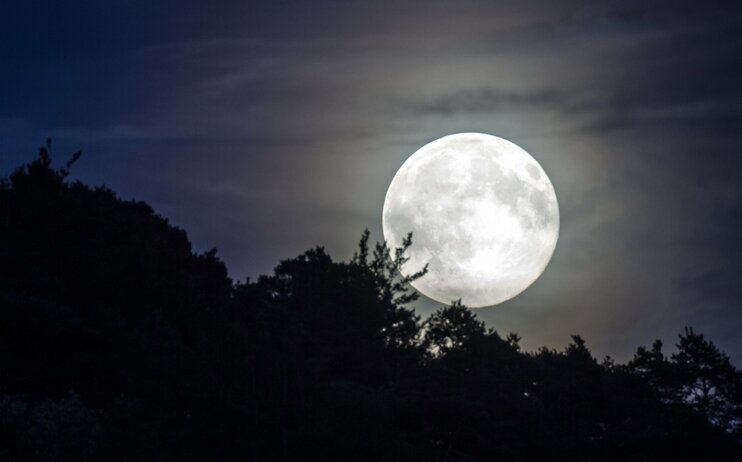 Sul Subasio ad ammirare la super-luna